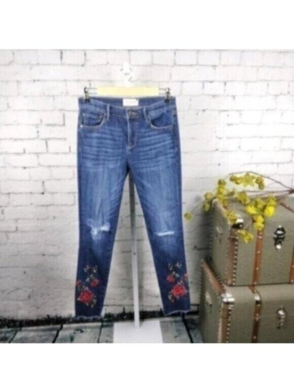 Driftwood Jackie Floral Embroidered Slim Fit Ankle Jeans In Blue Size 26